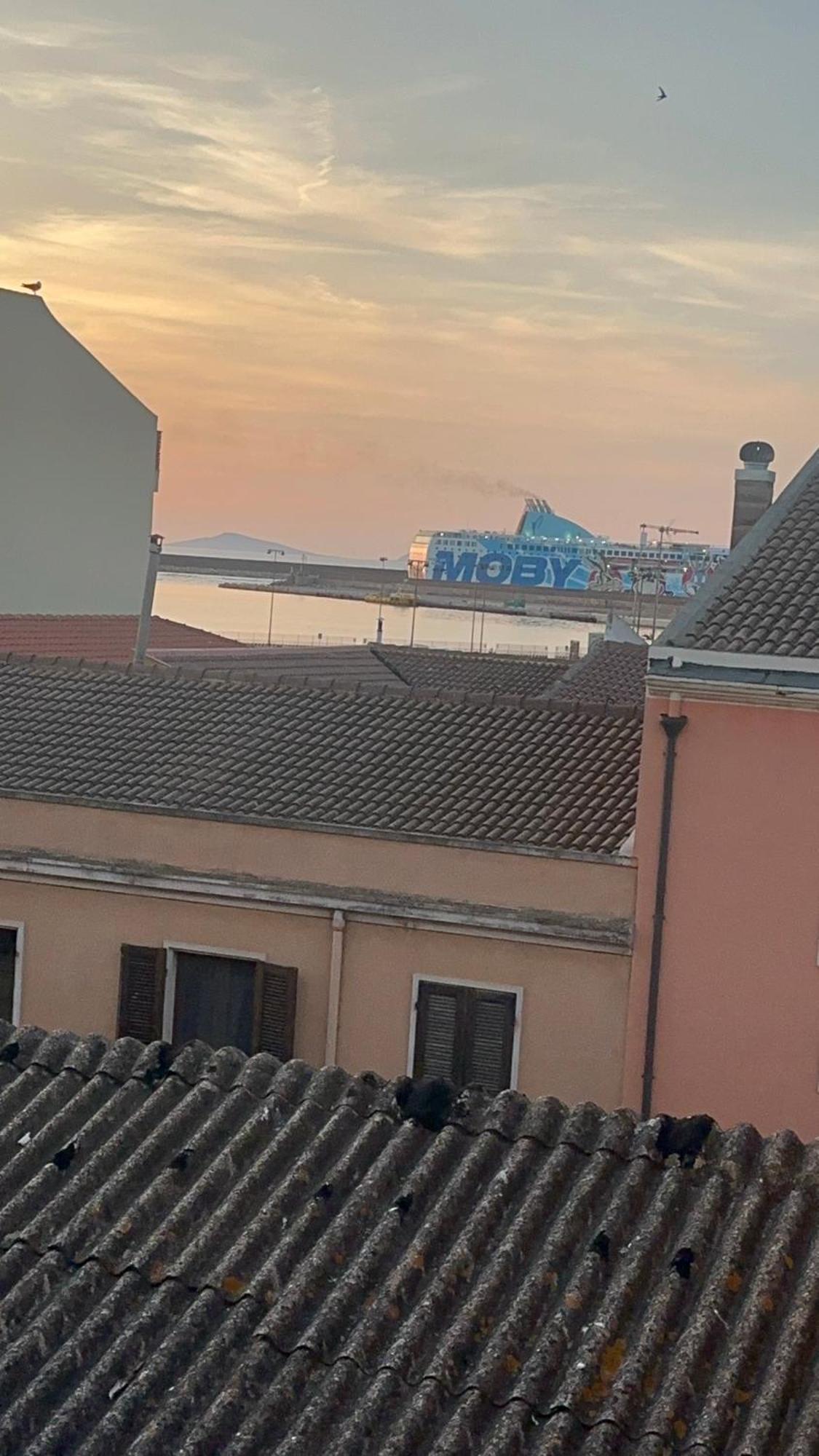 Hotel Moncici House Porto Torres Zewnętrze zdjęcie