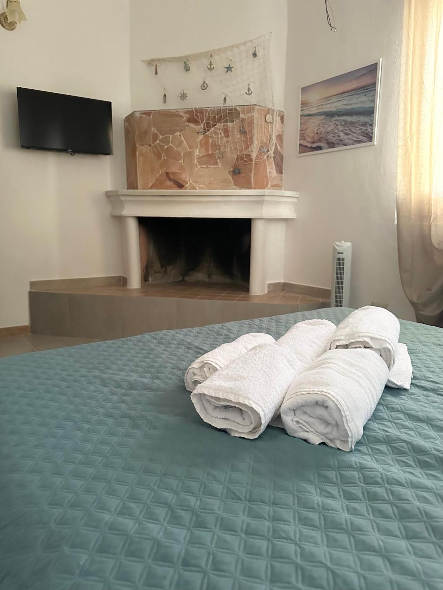 Hotel Moncici House Porto Torres Zewnętrze zdjęcie