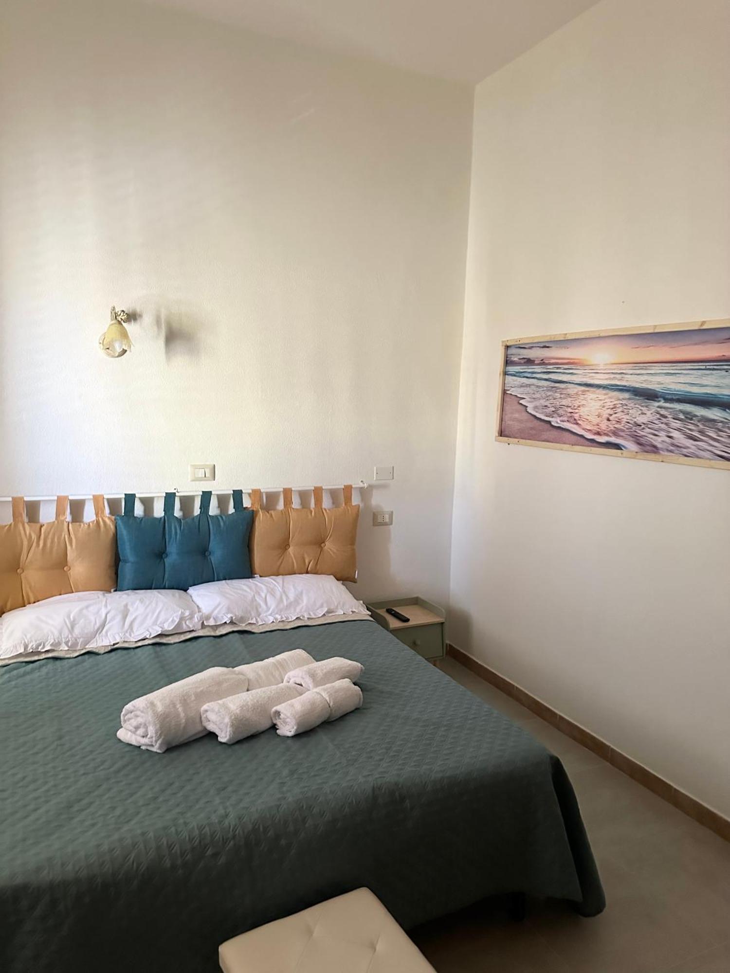 Hotel Moncici House Porto Torres Zewnętrze zdjęcie