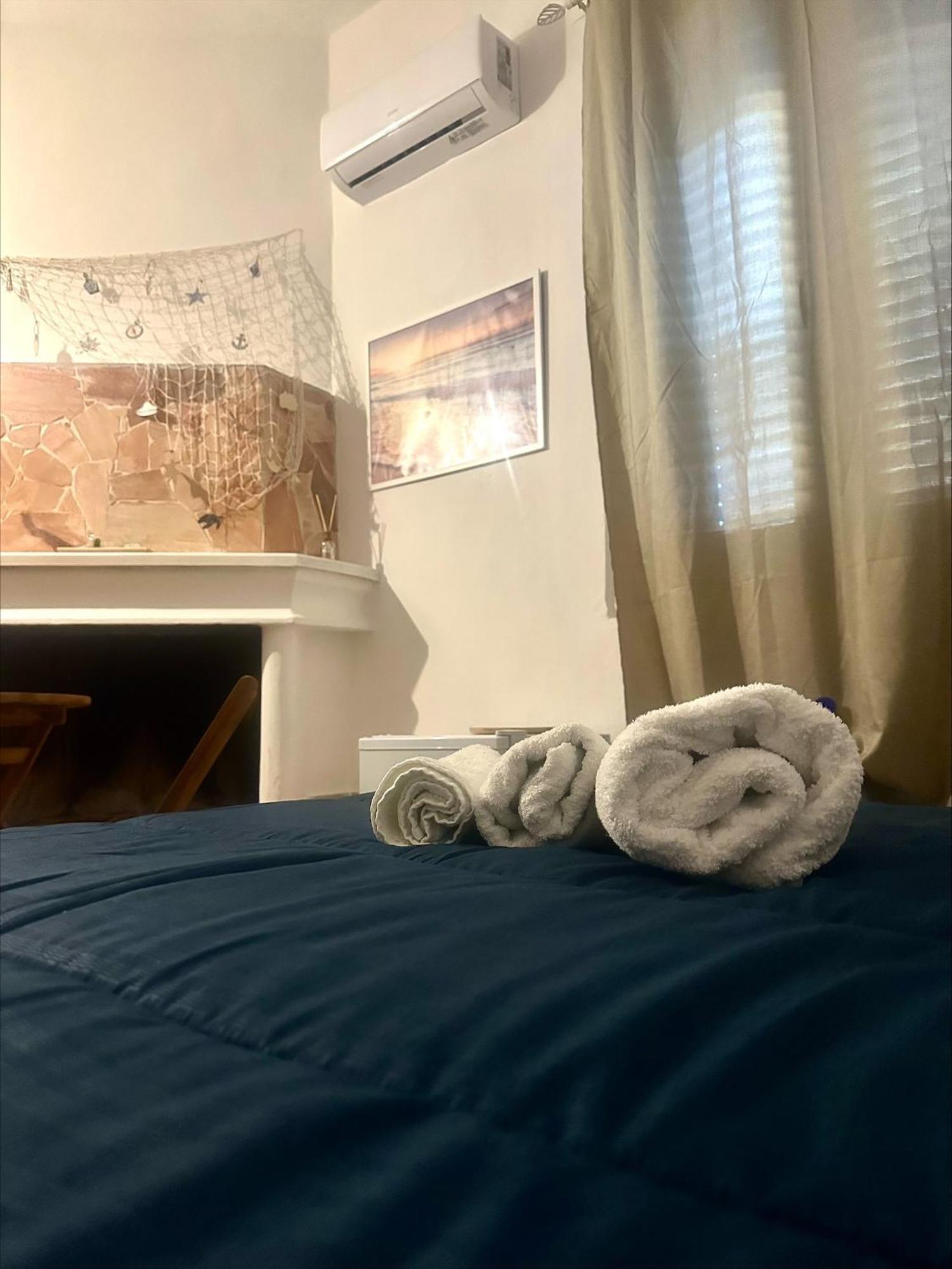 Hotel Moncici House Porto Torres Zewnętrze zdjęcie